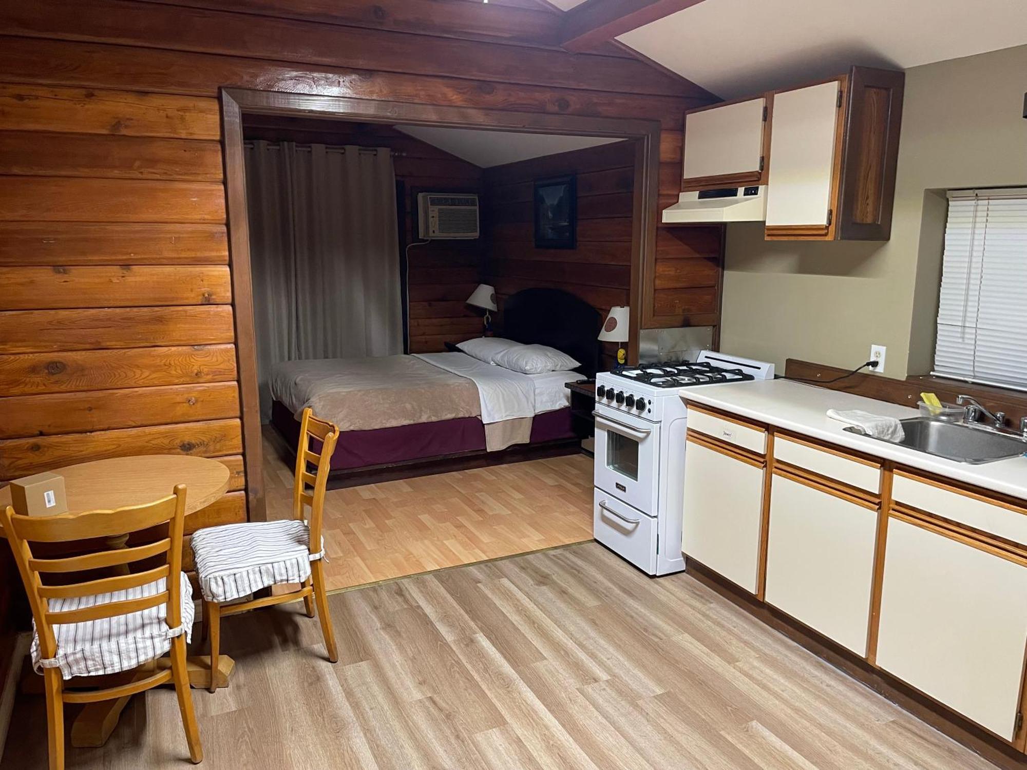 Merritt Lodge Motel梅里特木屋汽车旅馆 外观 照片