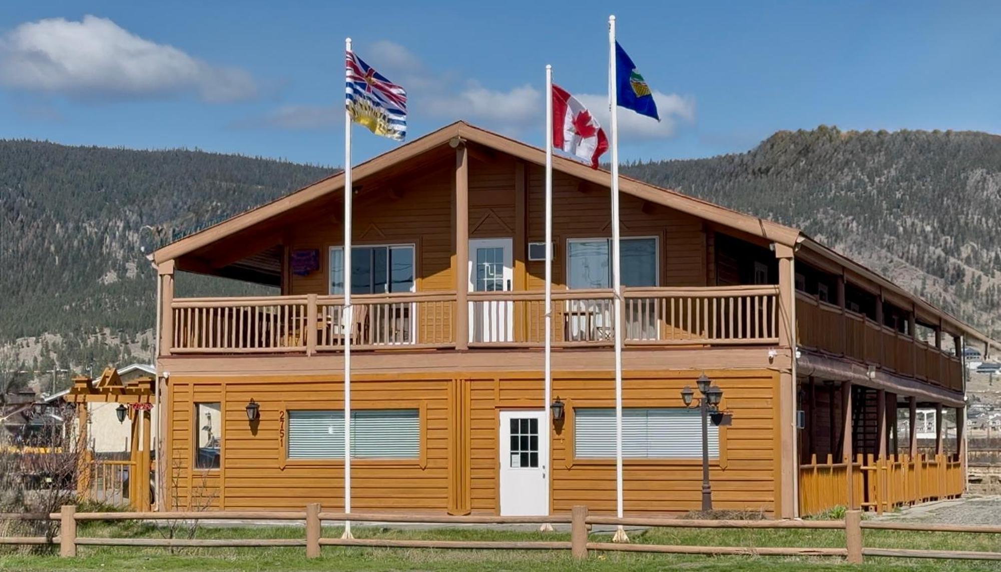Merritt Lodge Motel梅里特木屋汽车旅馆 外观 照片