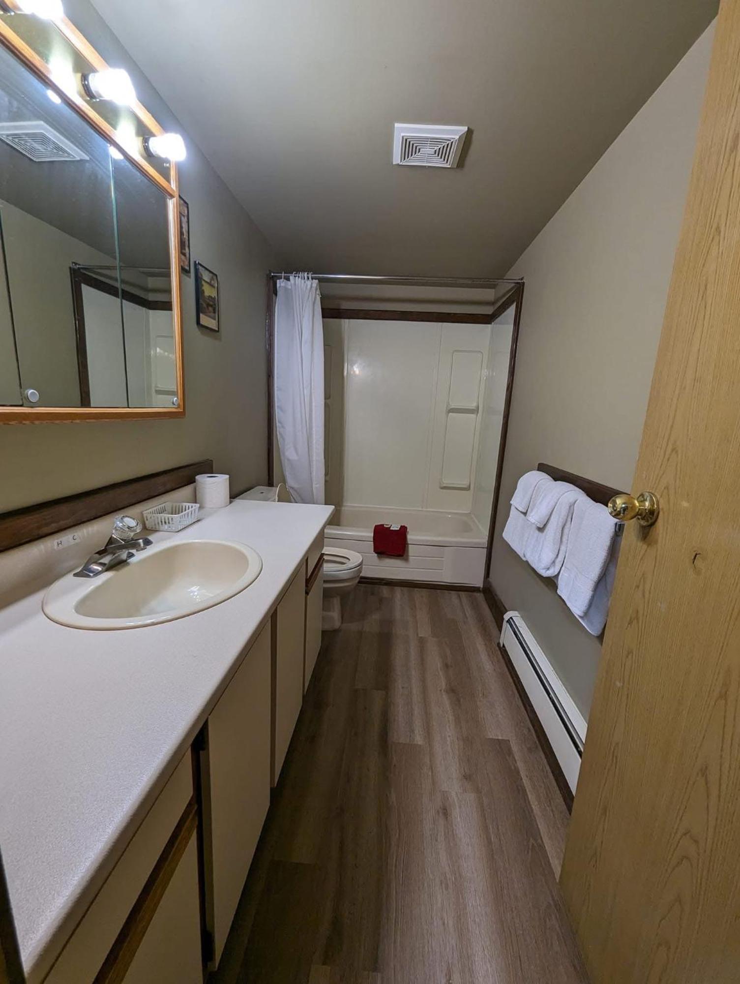 Merritt Lodge Motel梅里特木屋汽车旅馆 外观 照片