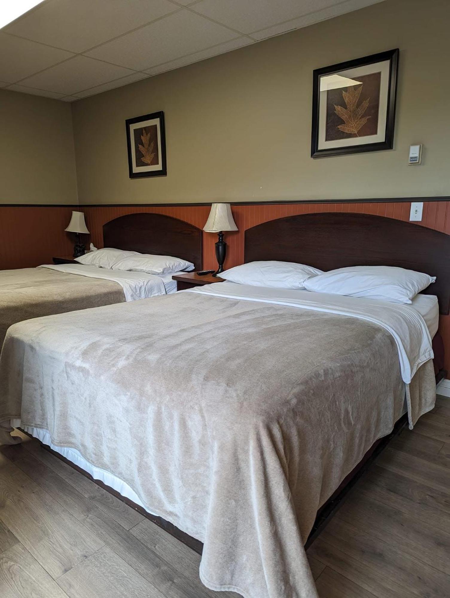 Merritt Lodge Motel梅里特木屋汽车旅馆 外观 照片