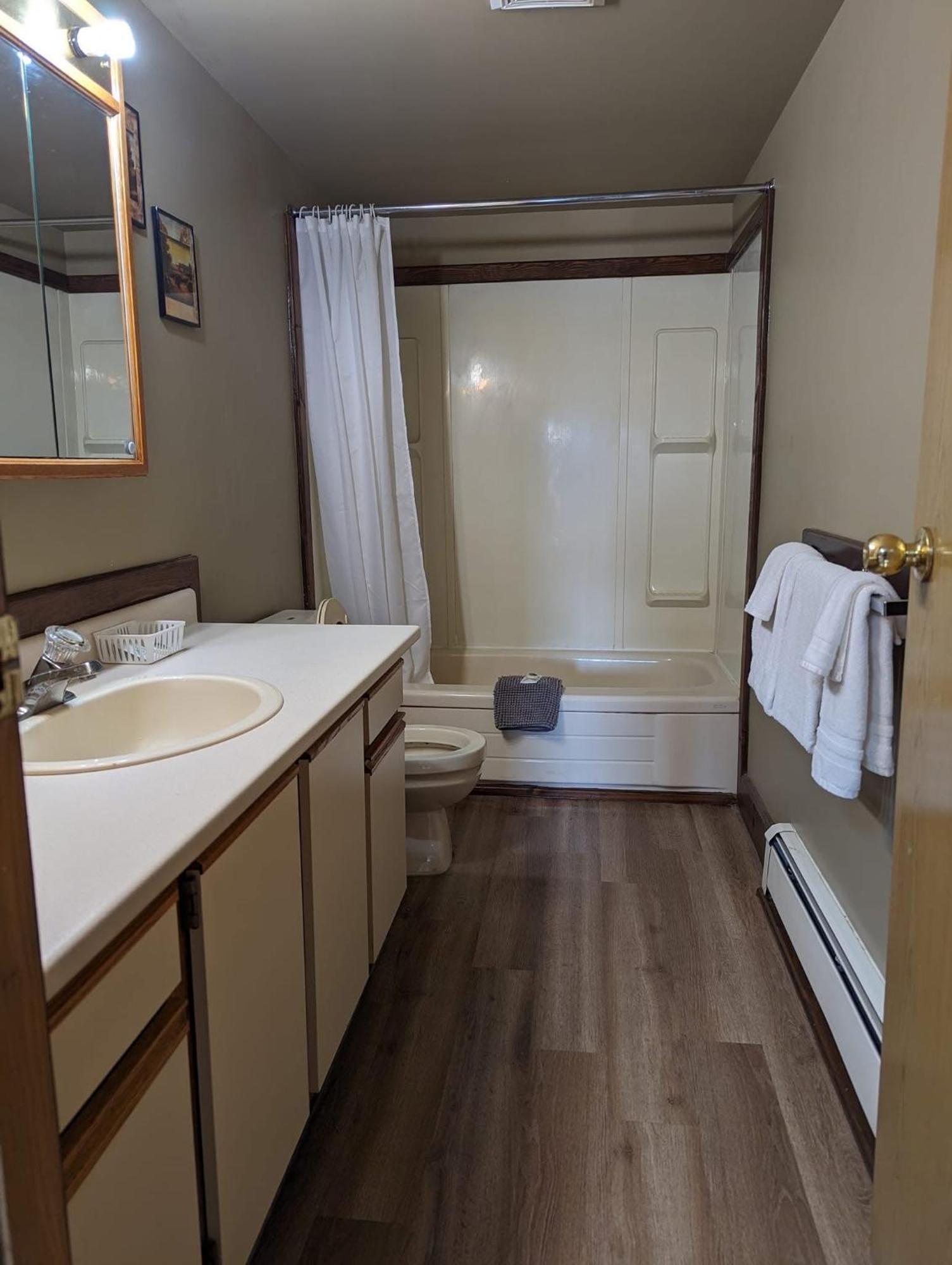 Merritt Lodge Motel梅里特木屋汽车旅馆 外观 照片