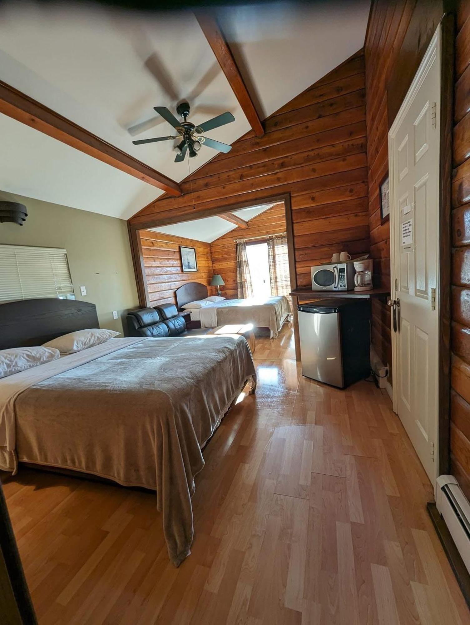 Merritt Lodge Motel梅里特木屋汽车旅馆 外观 照片