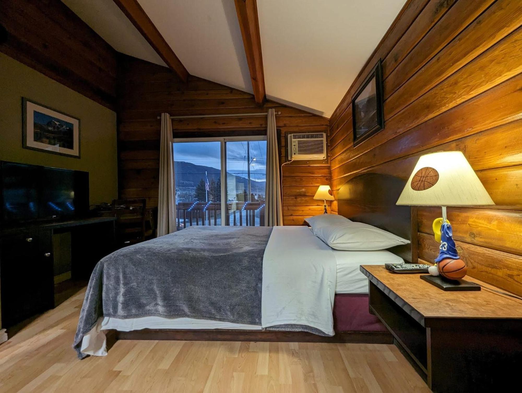 Merritt Lodge Motel梅里特木屋汽车旅馆 外观 照片